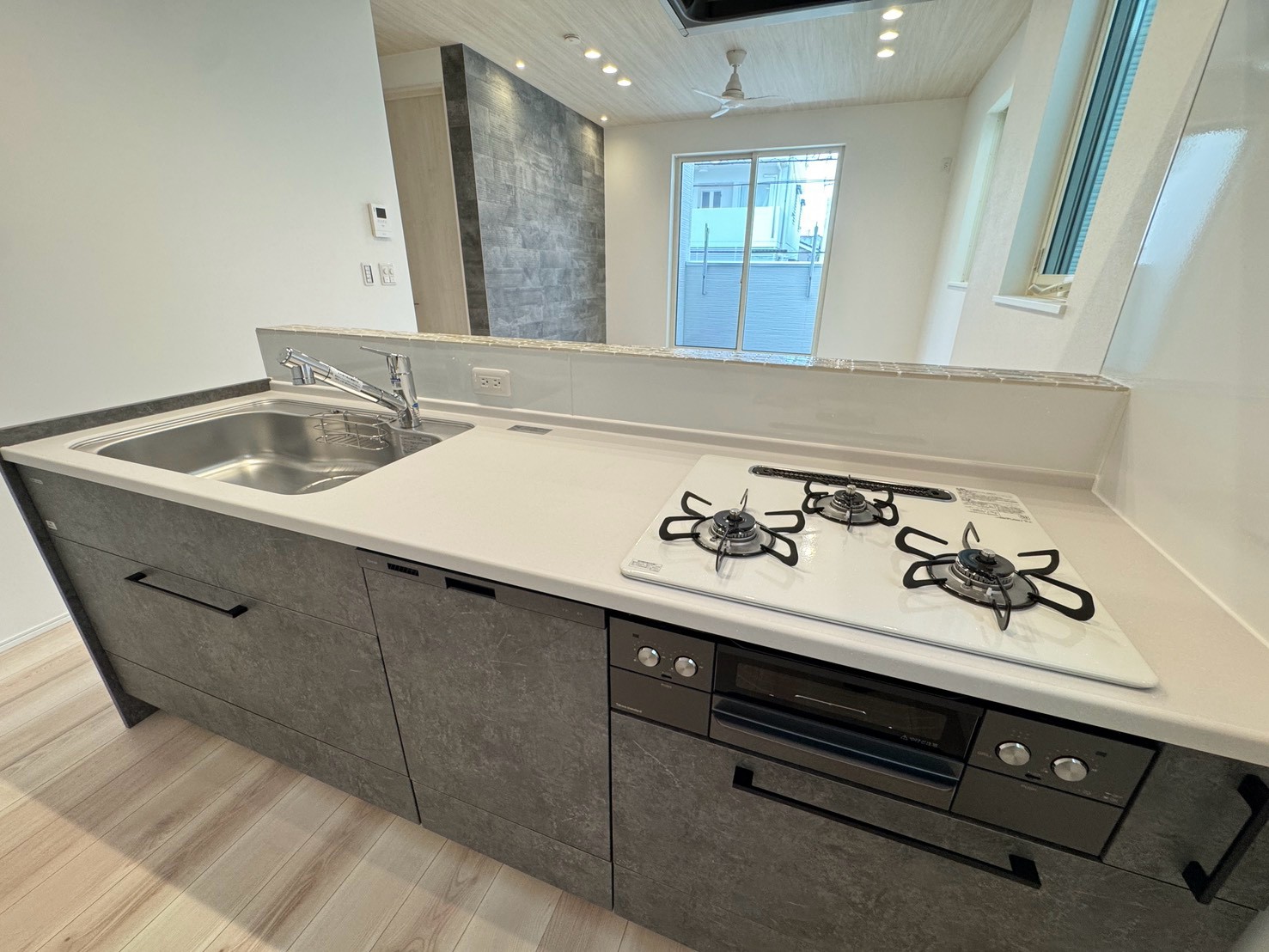 【Luxsis】　～浦添市内間１期～　新築分譲住宅全２棟