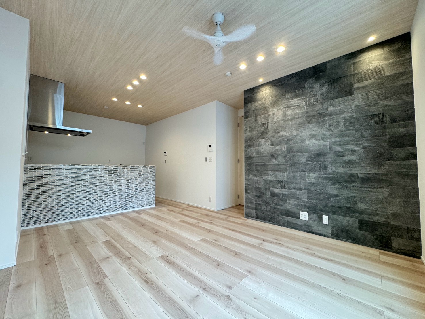 【Luxsis】　～浦添市内間１期～　新築分譲住宅全２棟